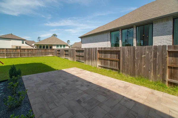 $2,800 | 438 Lake Day Drive, Conroe, TX 77304