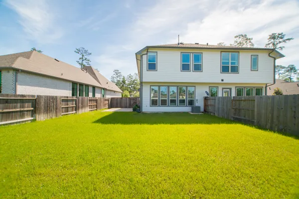 $2,800 | 438 Lake Day Drive, Conroe, TX 77304