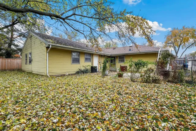 $349,900 | 1409 Sequoia Lane, Darien, IL 60561