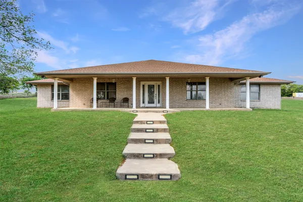 $499,000 | 640 West Ave F, Milano, TX 76556