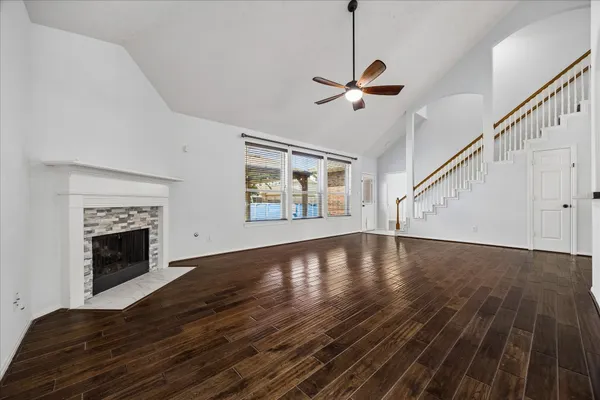 $2,250 | 11522 Whittier Bridge Lane, Sugar Land, TX 77498