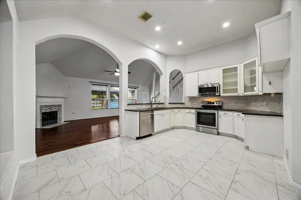 $2,250 | 11522 Whittier Bridge Lane, Sugar Land, TX 77498