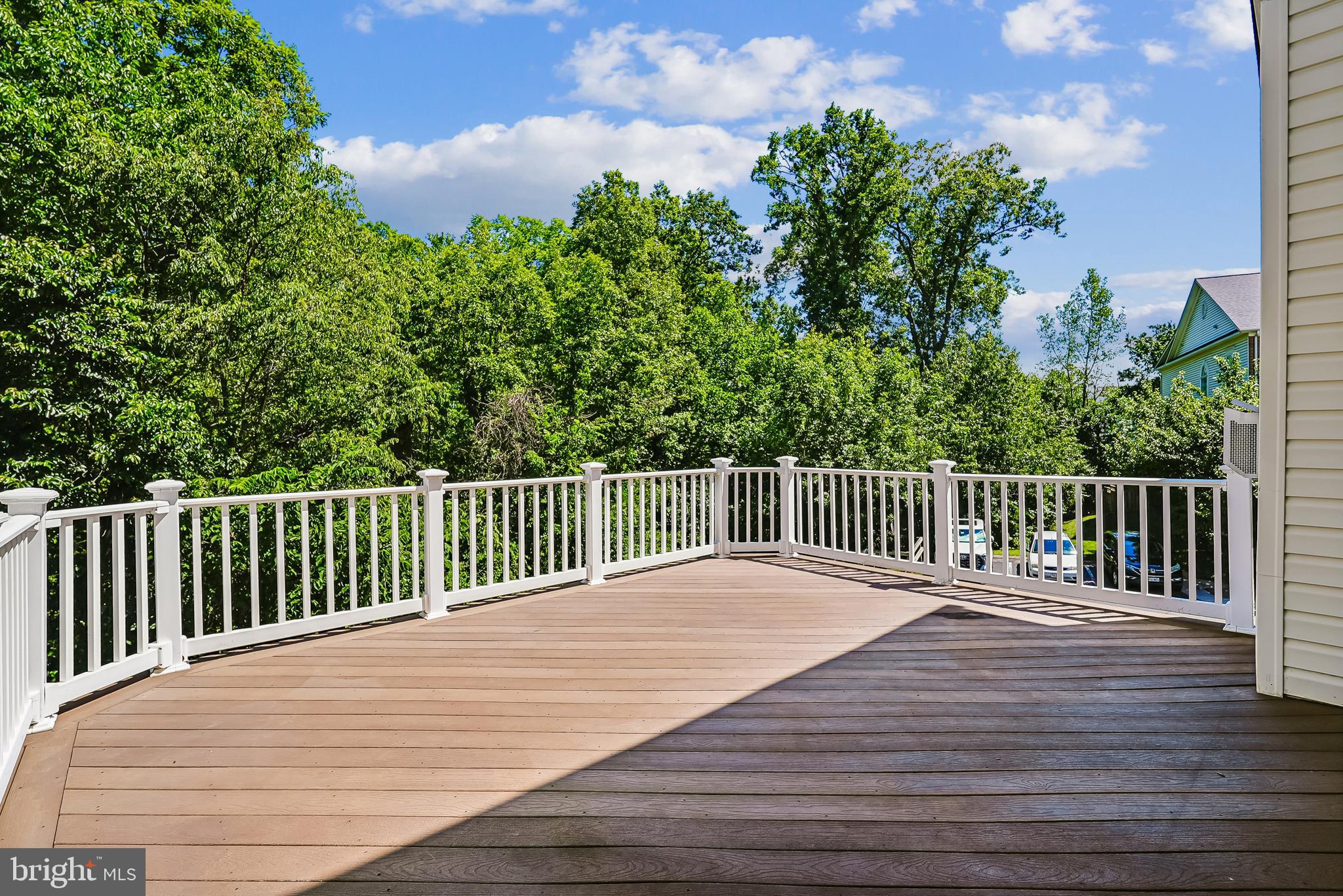 41935 Cinnabar Square Aldie, VA 20105 - Photo 18 of 39 Large deck backs to trees