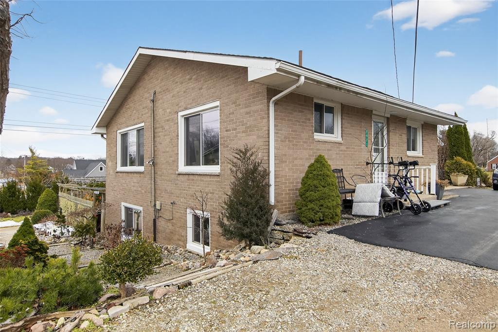 7975 Bendix Road Brighton, MI 48114 - Photo 89 of 90 Gallery Image 89