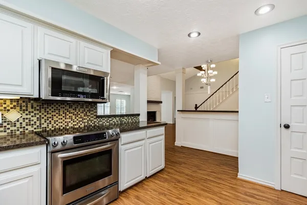 $3,550 | 5511 Greentree Drive, Sugar Land, TX 77479