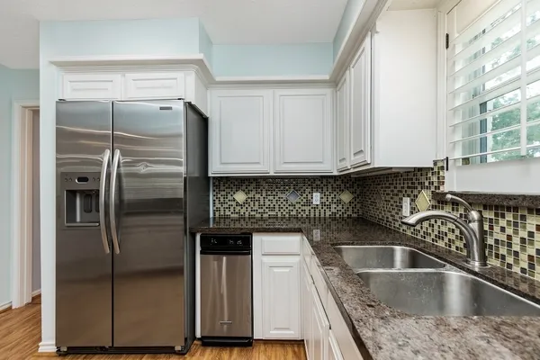 $3,550 | 5511 Greentree Drive, Sugar Land, TX 77479