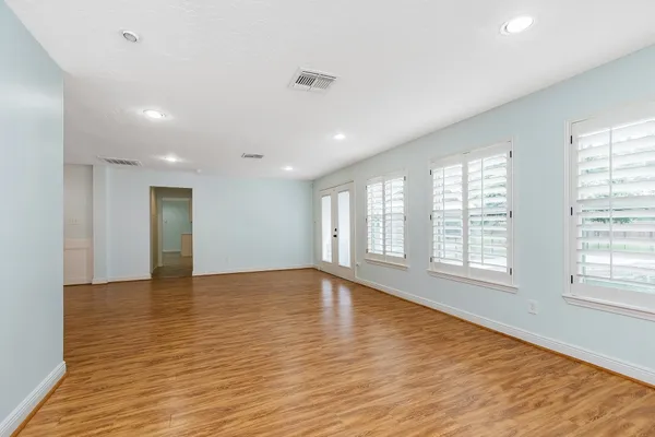 $3,550 | 5511 Greentree Drive, Sugar Land, TX 77479