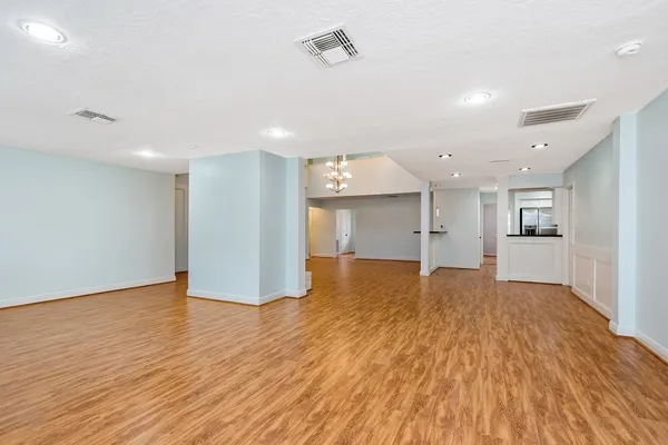 $3,550 | 5511 Greentree Drive, Sugar Land, TX 77479