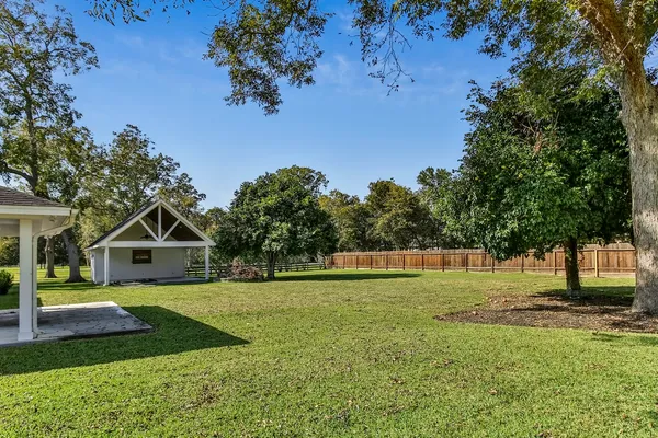 $3,550 | 5511 Greentree Drive, Sugar Land, TX 77479