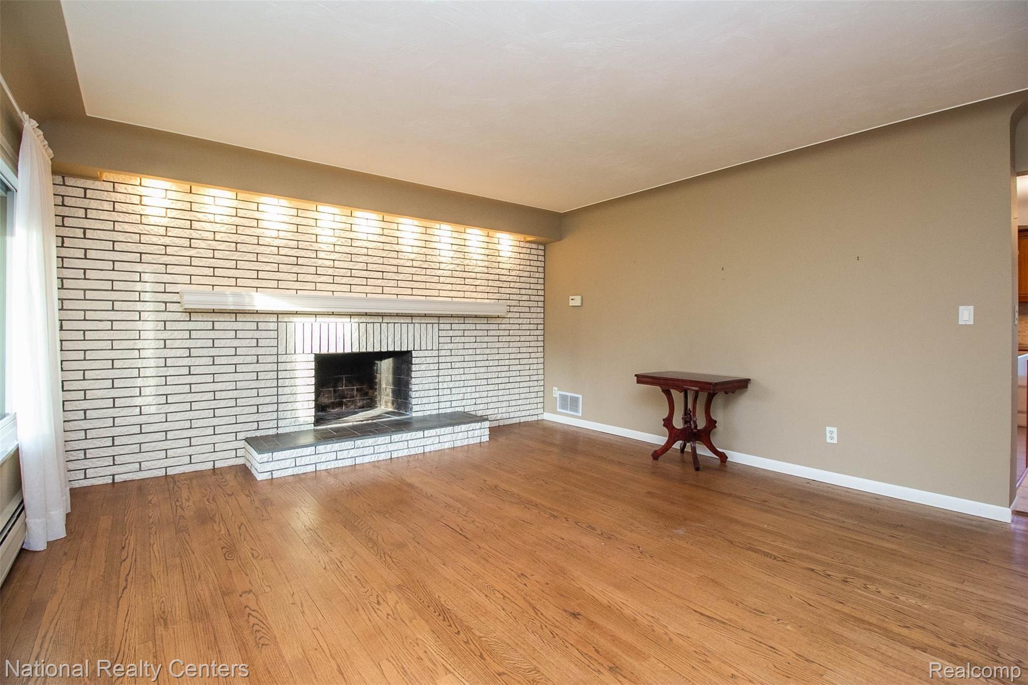 187 Old Perch Road Rochester, MI 48309 - Photo 6 of 35 7.jpg