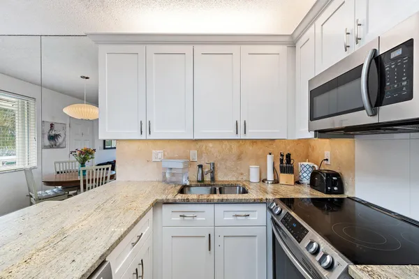 $4,000 | 353 Highway 1, Unit C7, Jupiter, FL 33477