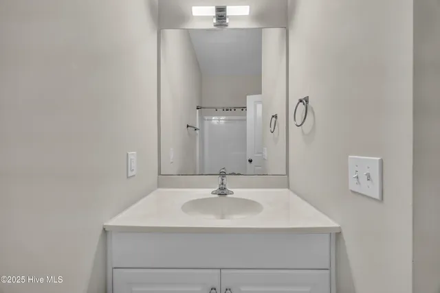 $1,500 | 915 Downey Branch Lane, Wilmington, NC 28403