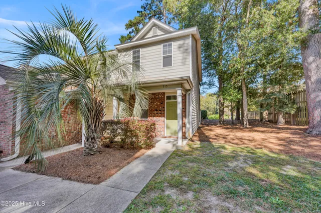 $1,500 | 915 Downey Branch Lane, Wilmington, NC 28403