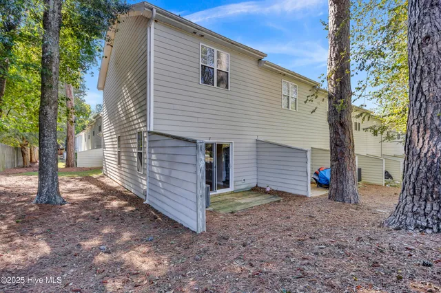 $1,500 | 915 Downey Branch Lane, Wilmington, NC 28403