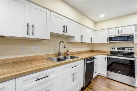 $684,999 | 22521 East Radcliff Drive, Aurora, CO 80015