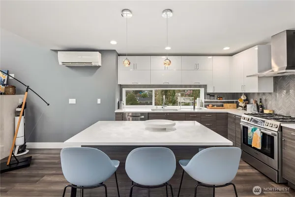 $4,700 | 4726 South Juneau Street, Seattle, WA 98118