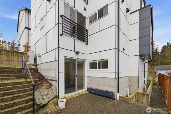 $4,700 | 4726 South Juneau Street, Seattle, WA 98118