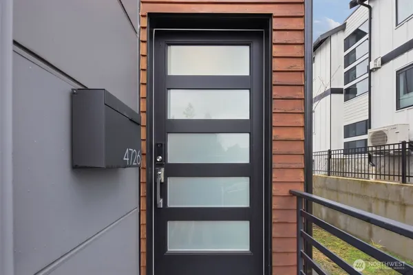 $4,700 | 4726 South Juneau Street, Seattle, WA 98118