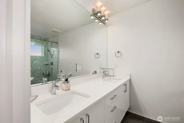 $4,700 | 4726 South Juneau Street, Seattle, WA 98118