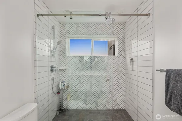 $4,700 | 4726 South Juneau Street, Seattle, WA 98118