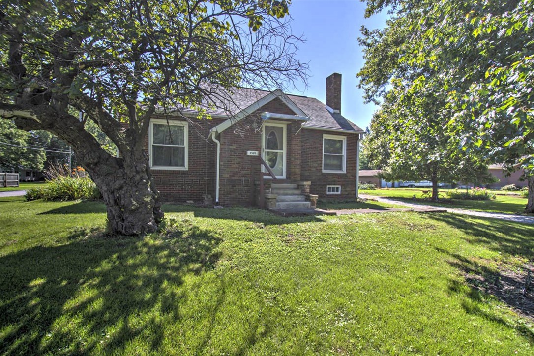 2520 South Esther Avenue Decatur, IL 62521 - Photo 1 of 30