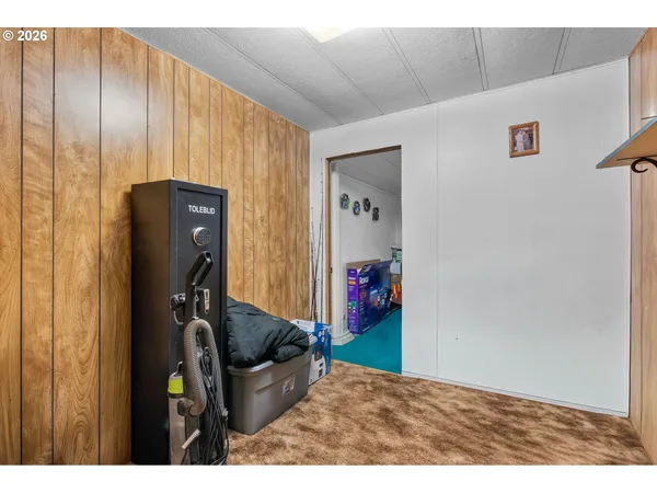 a view of a storage & utility room