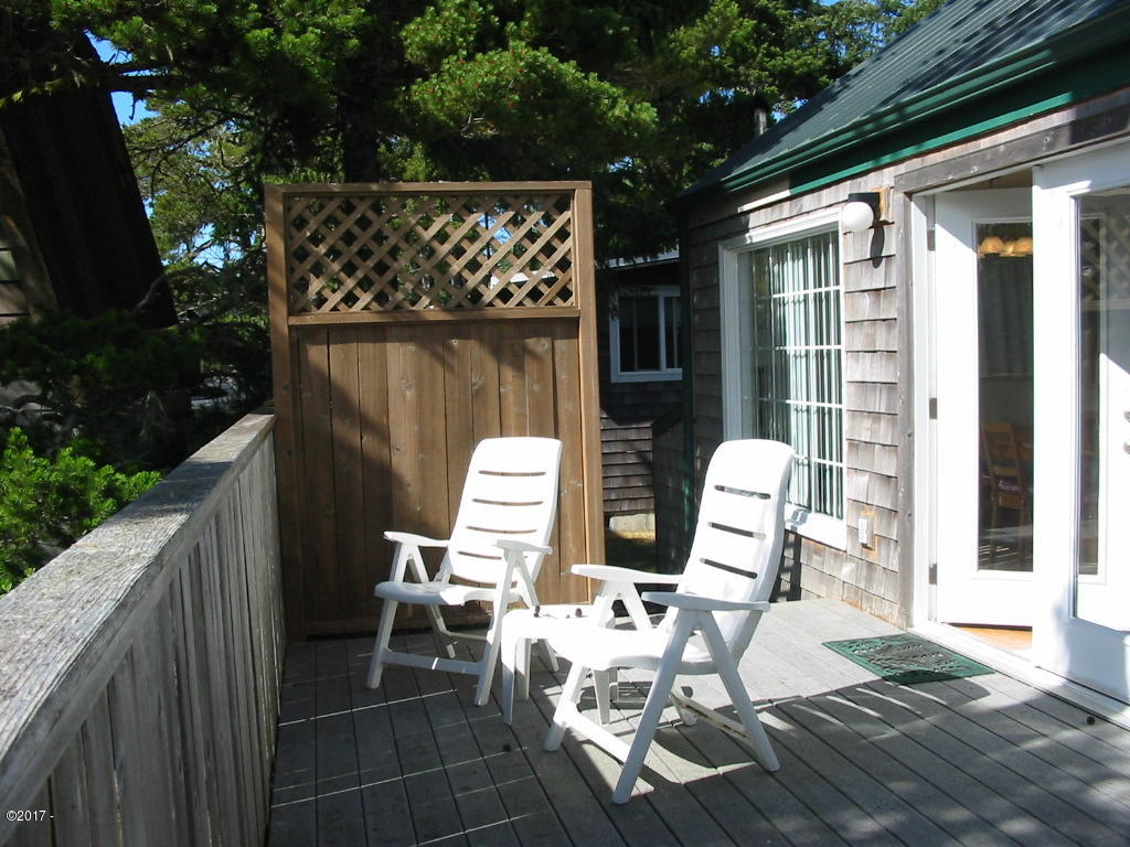 47840 Hawk Street Neskowin, OR 97149 - Photo 19 of 20 Private westside deck