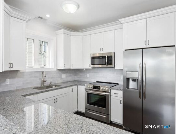 997 Reef Road Fairfield, CT 06824 - Photo 6 of 15 Gallery Image 6