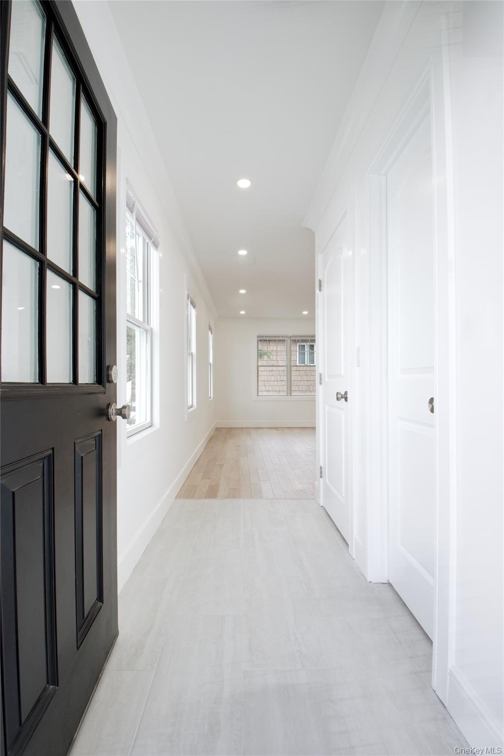 48b Linwood Road North, Unit B Port Washington, NY 11050 - Photo 3 of 25 Gallery Image 3