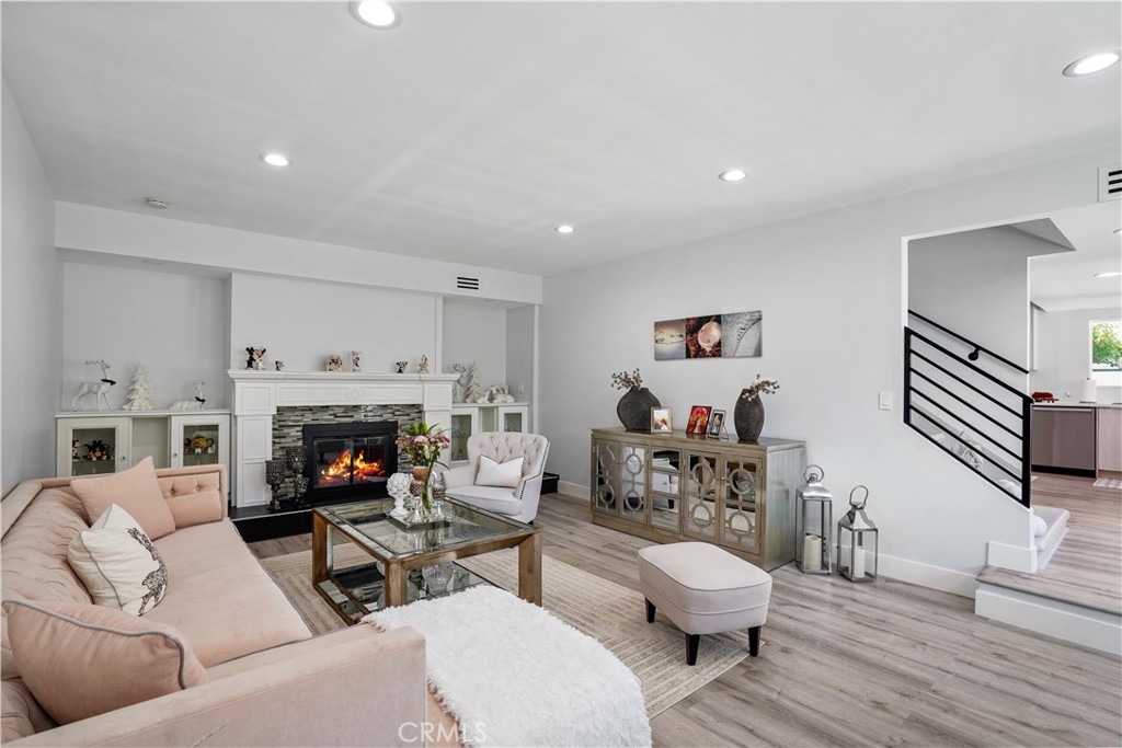 536 Cavanagh Road Glendale, CA 91207 - Photo 15 of 39 a living room with furniture and a fireplace