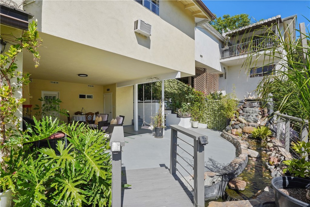 536 Cavanagh Road Glendale, CA 91207 - Photo 32 of 39 front view of a house with a potted plant