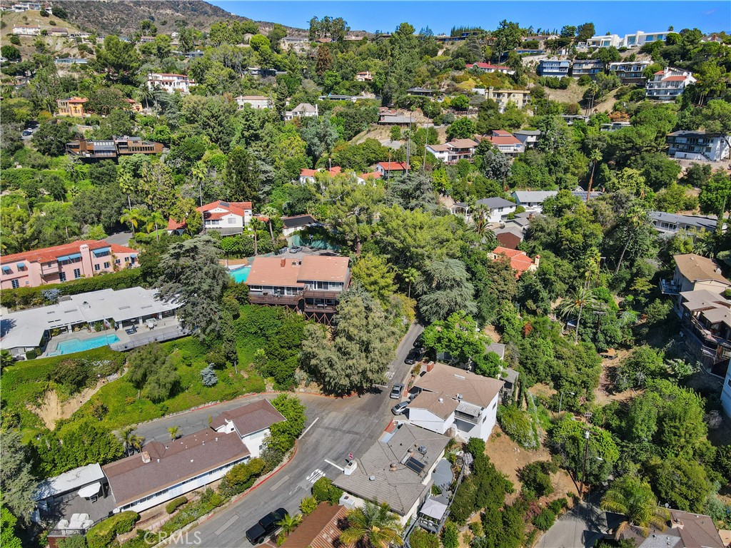 536 Cavanagh Road Glendale, CA 91207 - Photo 37 of 39 an aerial view of a houses with a yard