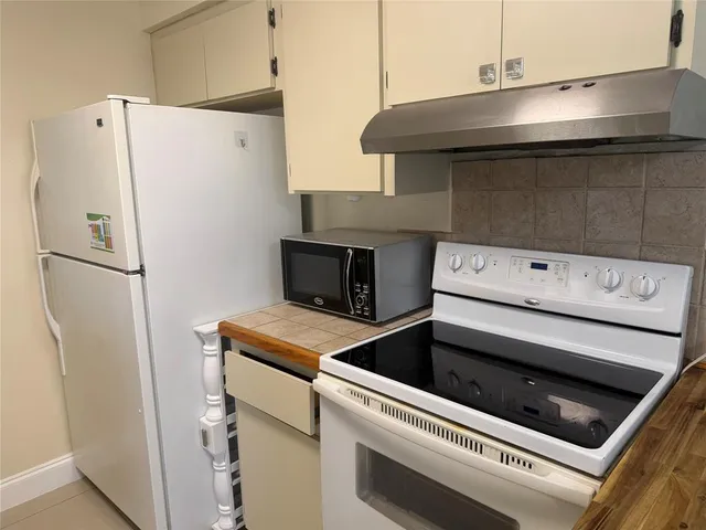 $2,900 | 5141 Southwest 95th Avenue, Cooper City, FL 33328