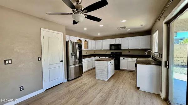 $2,200 | 21054 North Sansom Drive, Maricopa, AZ 85138