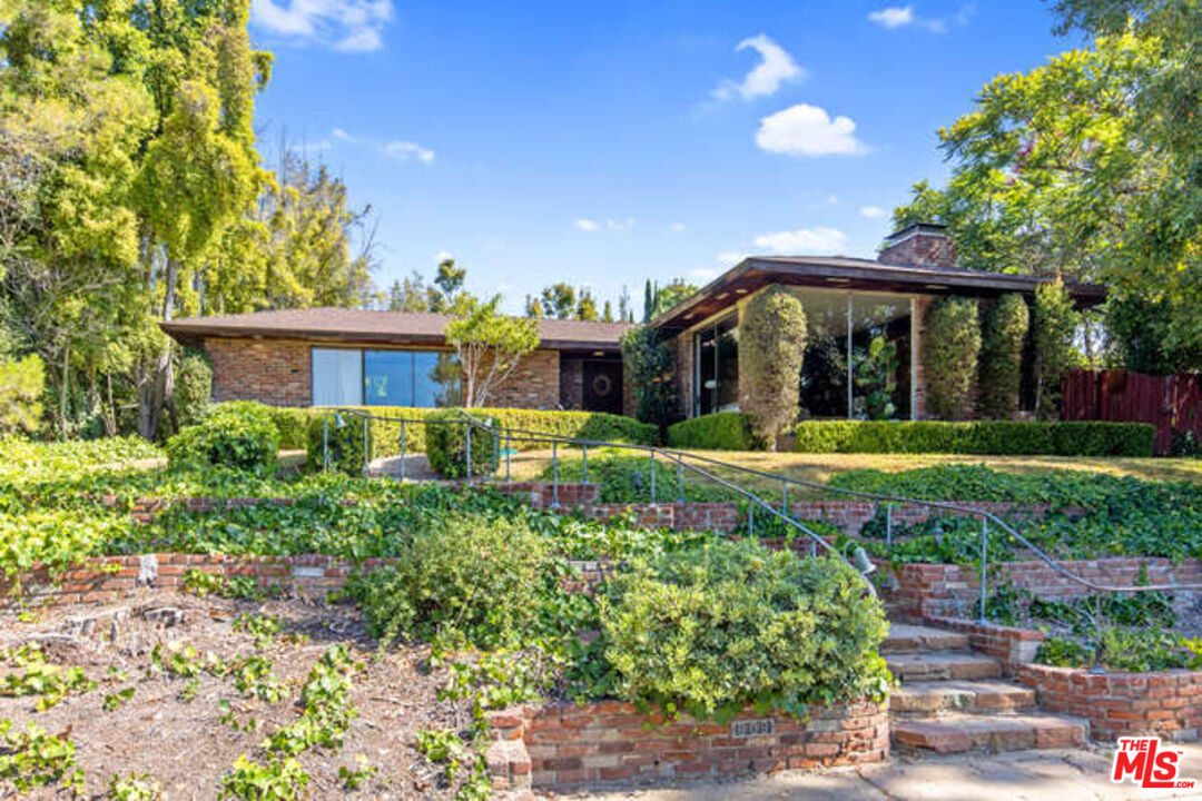 809 Toulon Drive, Pacific Palisades, CA 90272 Compass