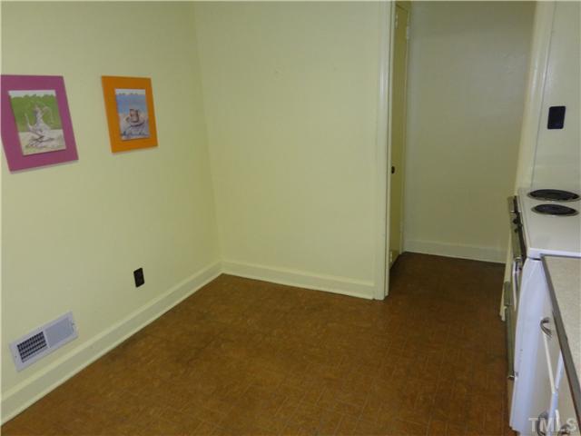 800 Daniels Street Raleigh, NC 27605 - Photo 7 of 23 Breakfast area.