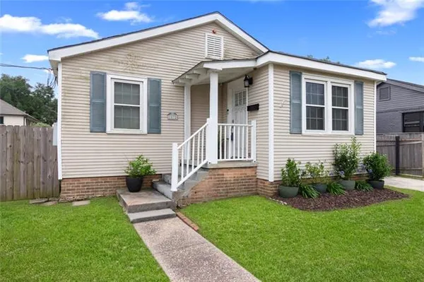 $260,000 | 1532 Crescent Drive, New Orleans, LA 70122