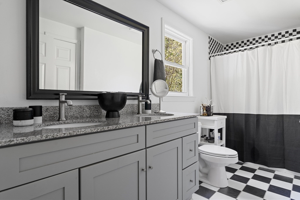 19 Meadowsweet Road West Newbury, MA 01985 - Photo 24 of 40