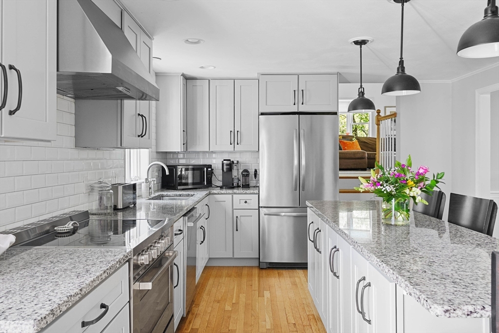 19 Meadowsweet Road West Newbury, MA 01985 - Photo 4 of 40