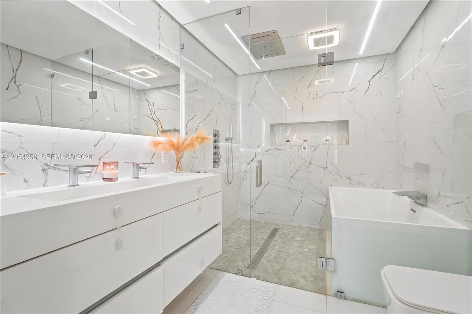 12930 Auralia Road North Miami, FL 33181 - Photo 18 of 34 Gallery Image 18