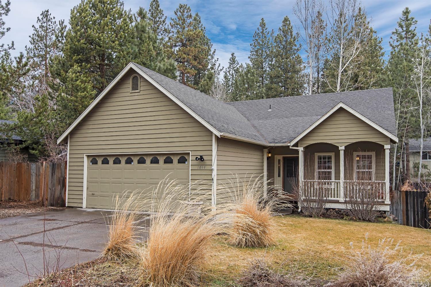 1844 Southwest Forest Ridge Avenue Bend, OR 97702 - Photo 1 of 20 Primary Photo