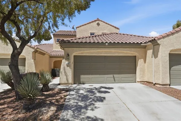 $2,950 | 8709 Echo Grande Drive, Las Vegas, NV 89131