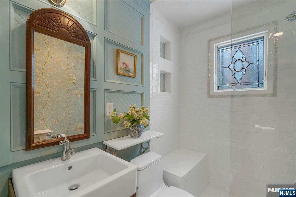 724 West Saddle River Road Ho-Ho-Kus, NJ 07423 - Photo 11 of 26