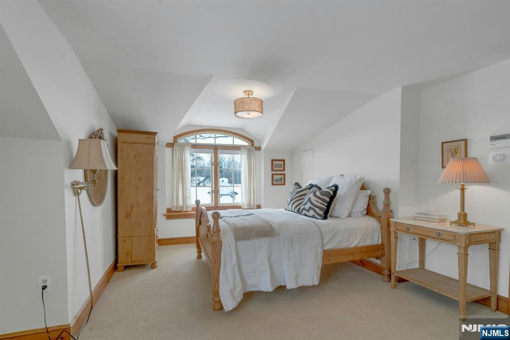 724 West Saddle River Road Ho-Ho-Kus, NJ 07423 - Photo 13 of 26