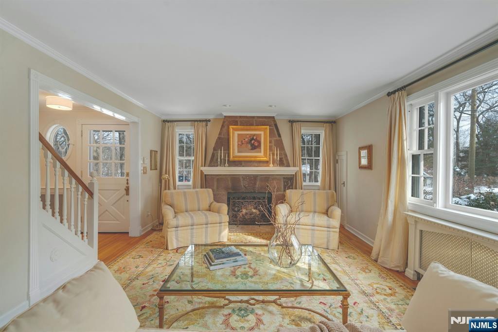 724 West Saddle River Road Ho-Ho-Kus, NJ 07423 - Photo 3 of 26