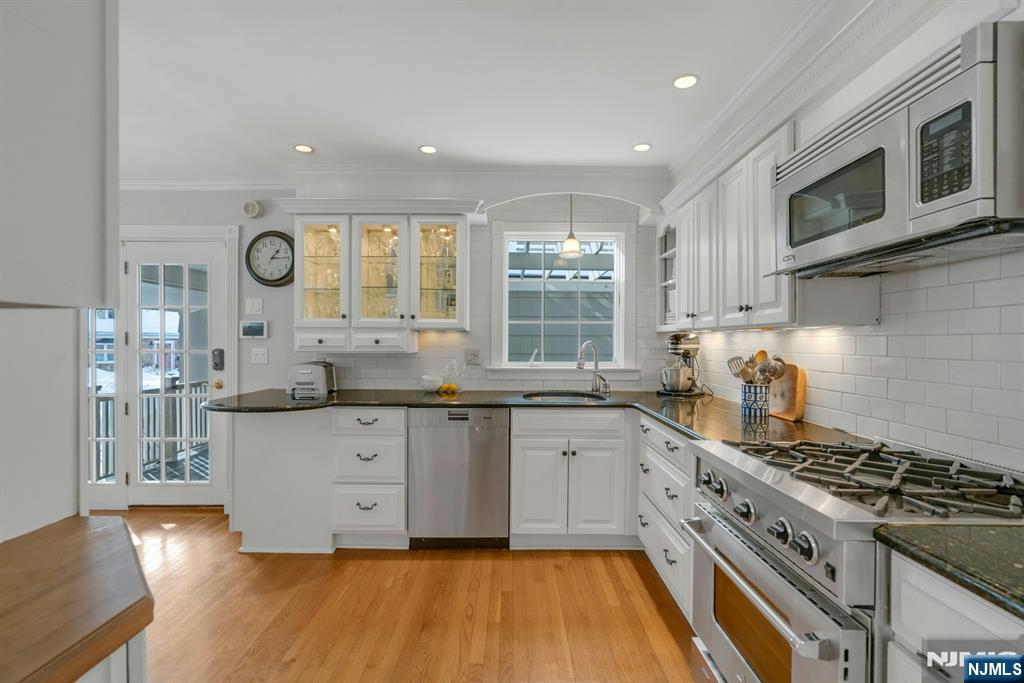 724 West Saddle River Road Ho-Ho-Kus, NJ 07423 - Photo 6 of 26