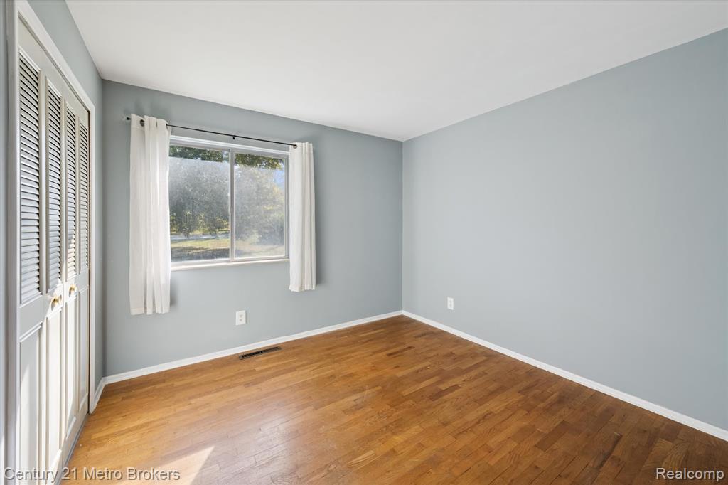 4460 Torrey Road Flint, MI 48507 - Photo 14 of 42