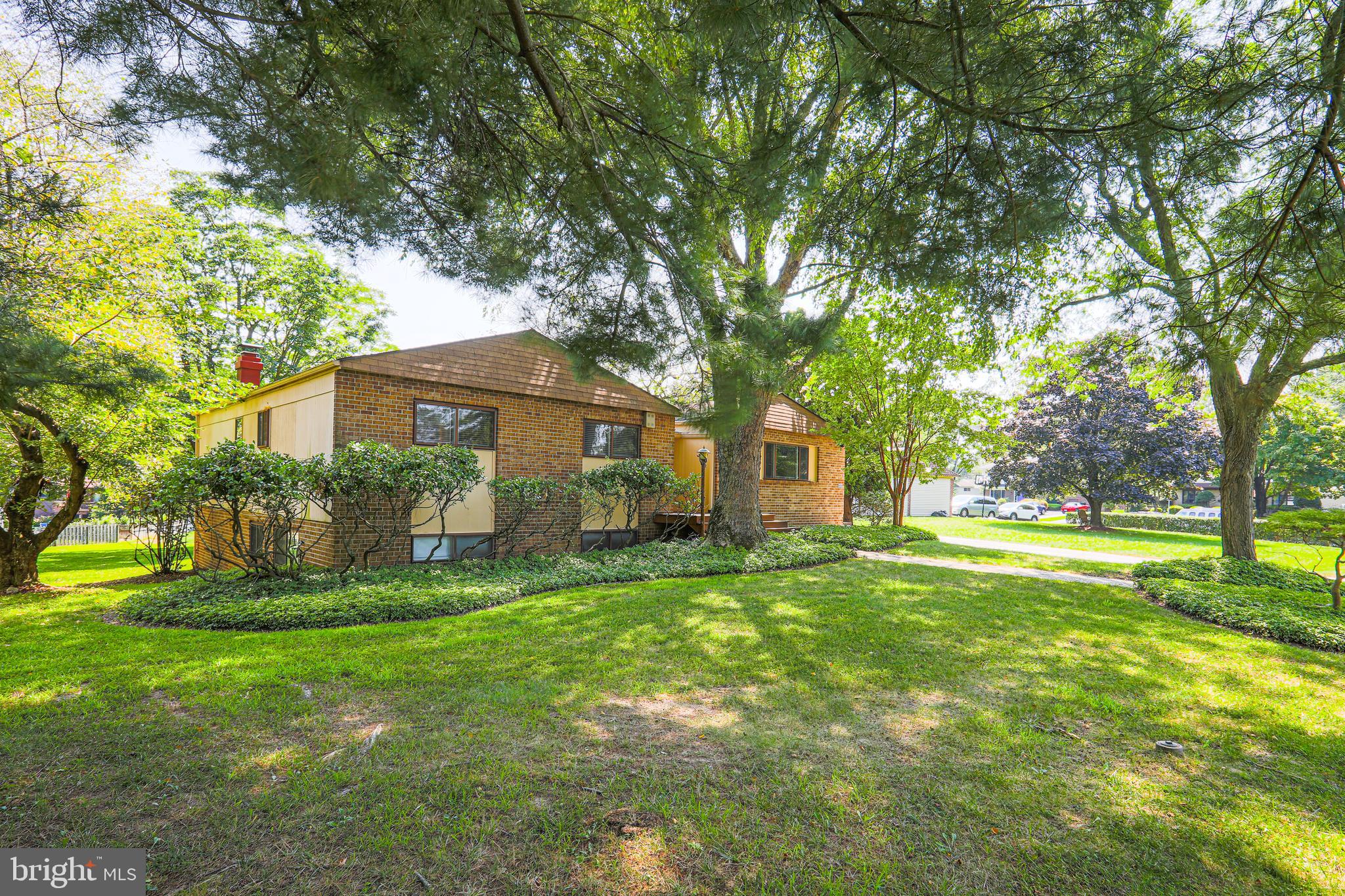 2117 Burdock Road Baltimore, MD 21209 - Photo 57 of 66 Pretty brick rancher landscaping