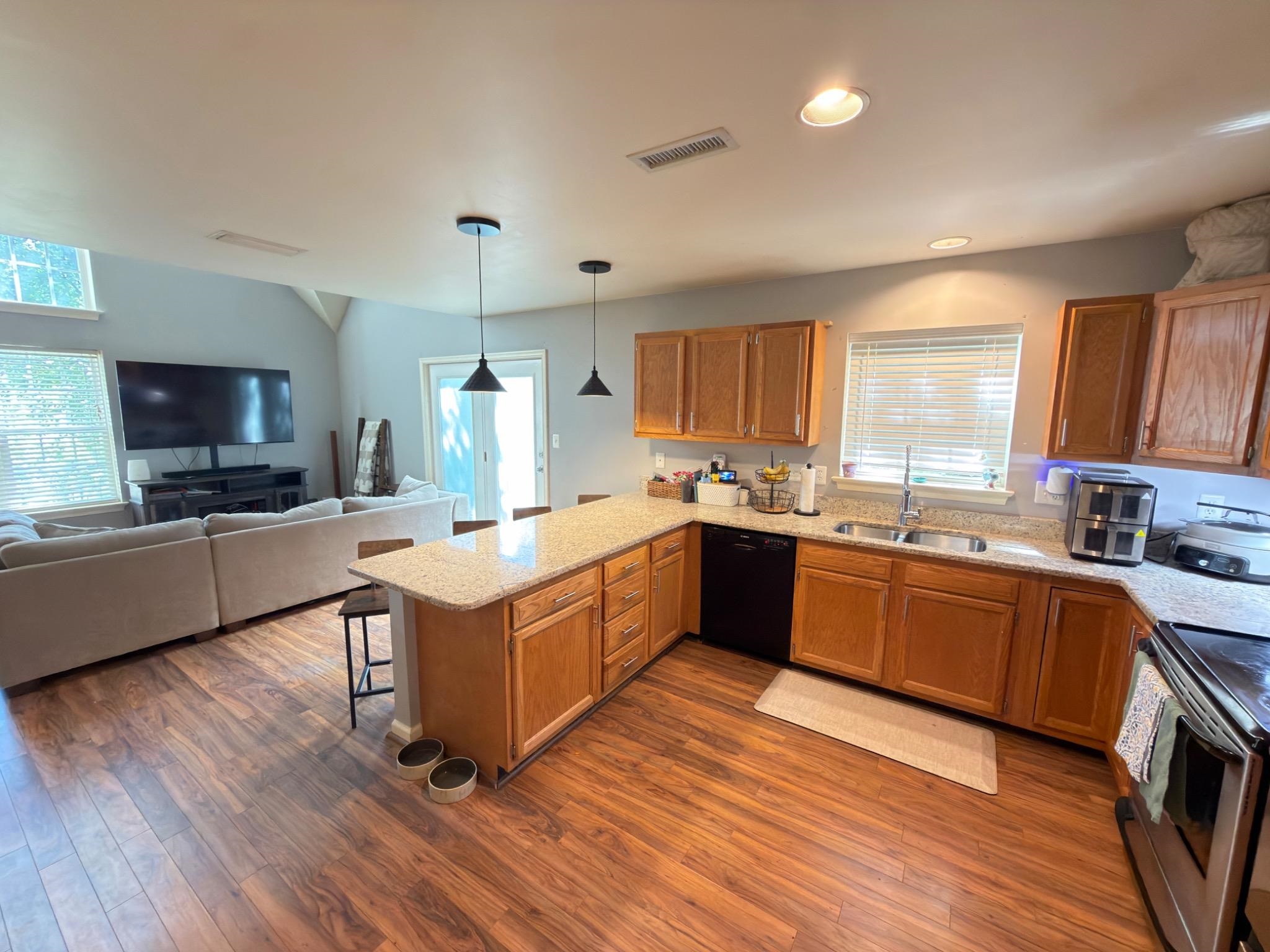 1102 Amber Ridge Road Charlottesville, VA 22901 - Photo 6 of 34 Kitchen