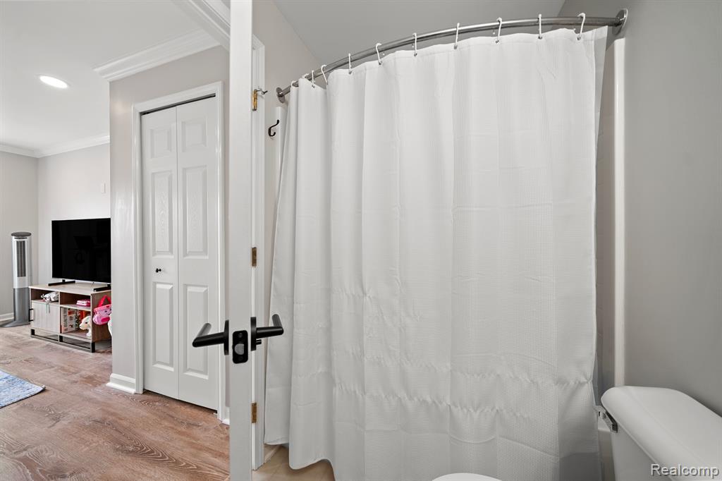 17010 Farmington Road Livonia, MI 48154 - Photo 14 of 28